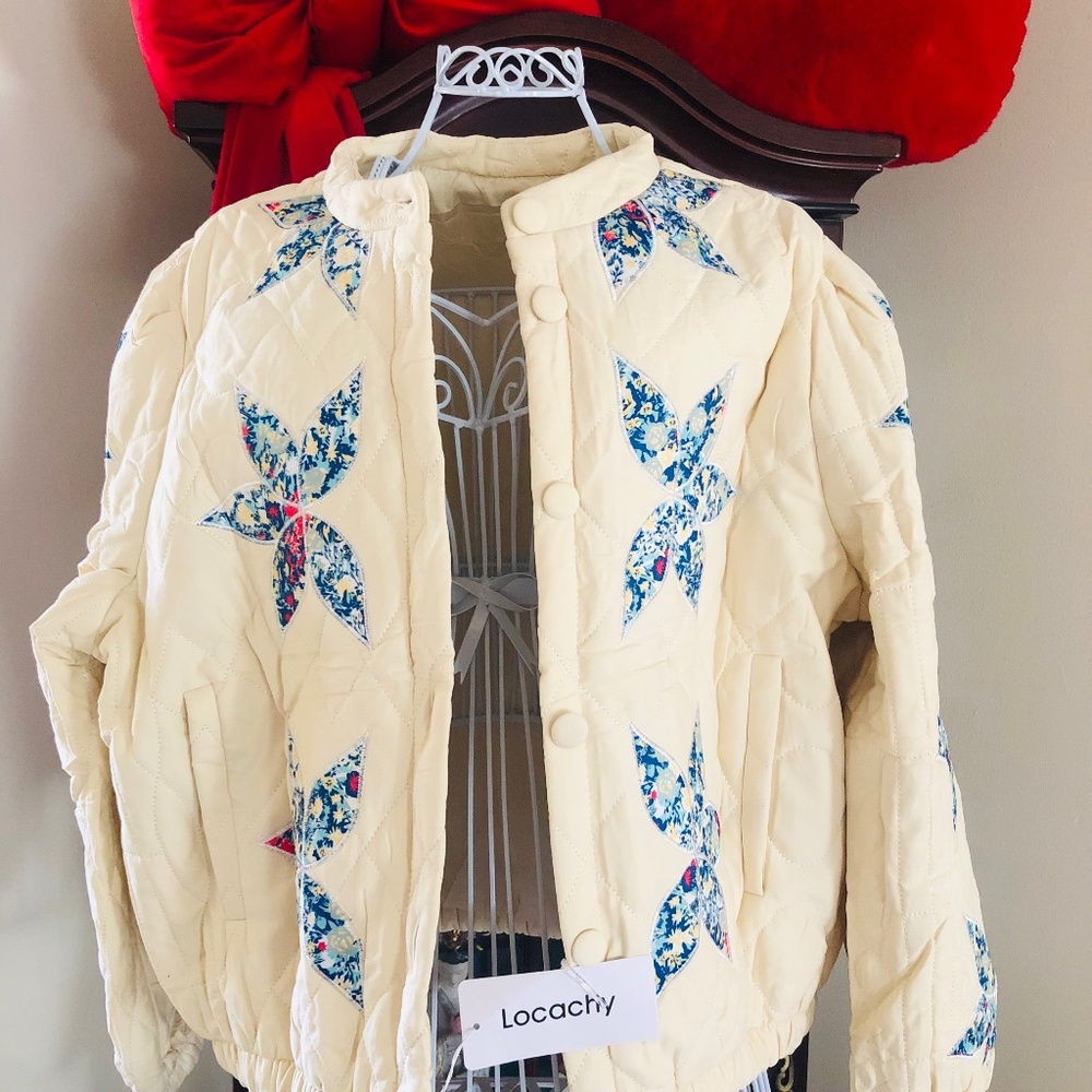 Just in NWT Beautiful lightweight Floral Embroidery Quilted  Jacket